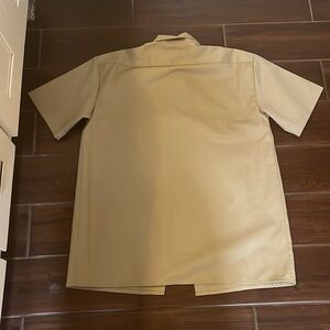 Size M/ Dickies Short Sleeve Button Up